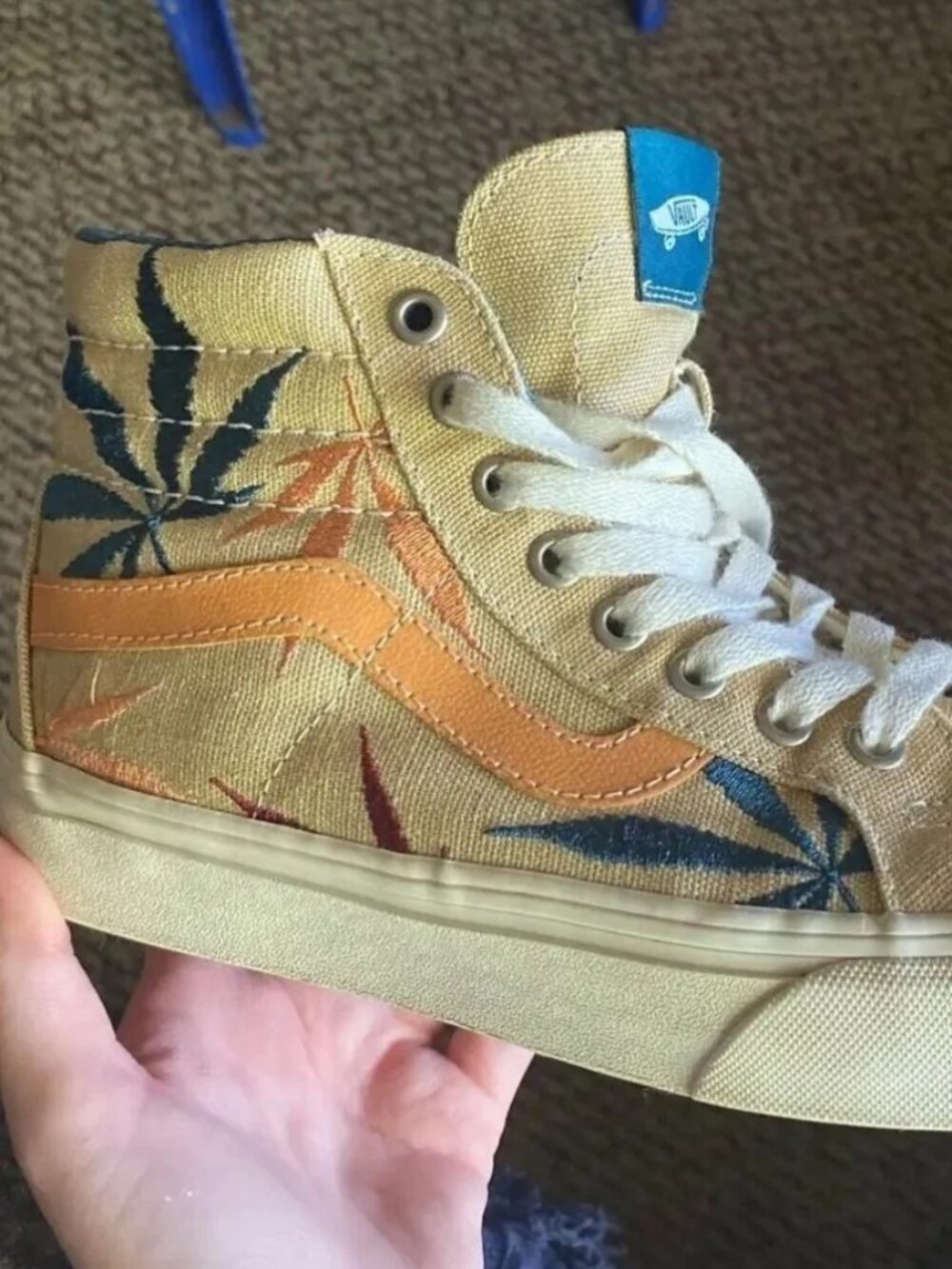 Vans leaf design